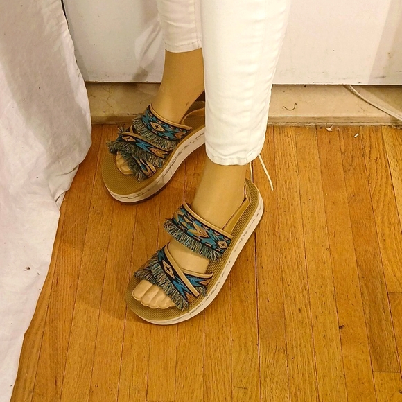 🔥 NWOT Teva Multicolor Southwest Aztec Print Platform Wedge Sandals - Picture 14 of 16